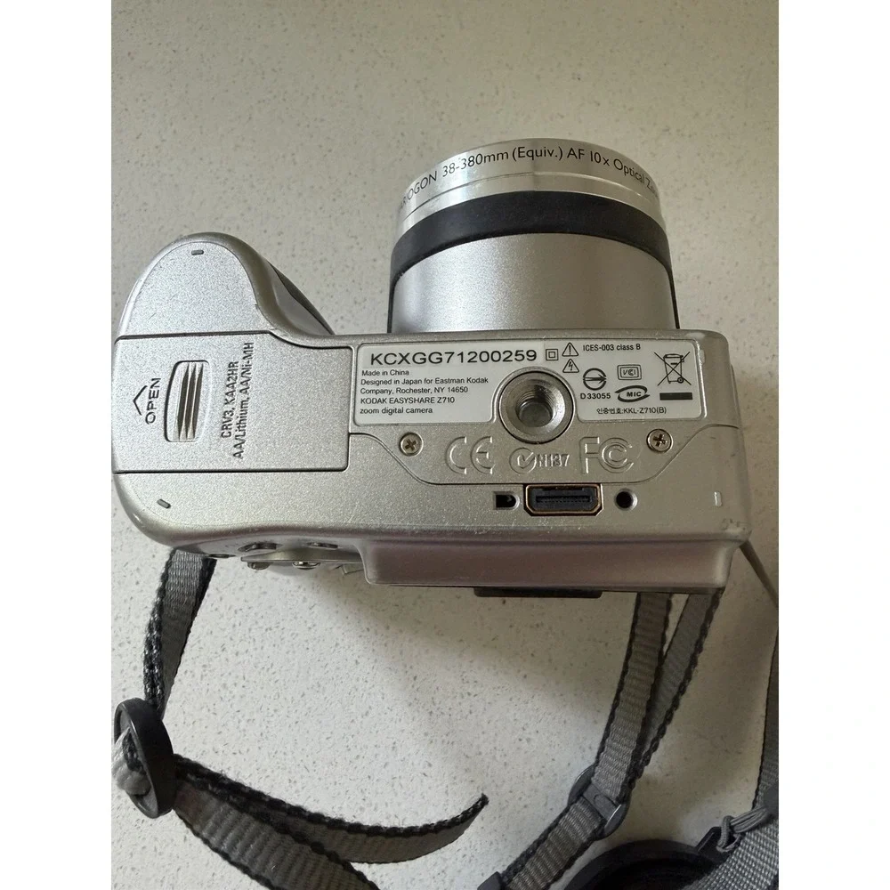 Kodak EasyShare Z740 5.0MP Digital Bridge Camera 10x Optical Zoom Not Tested